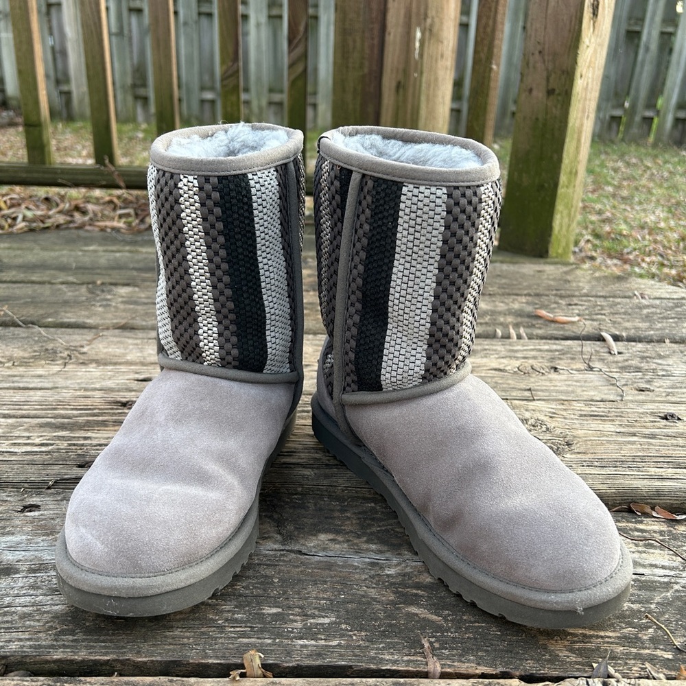 EUC Womens Ugg Boots size 6 Grey
